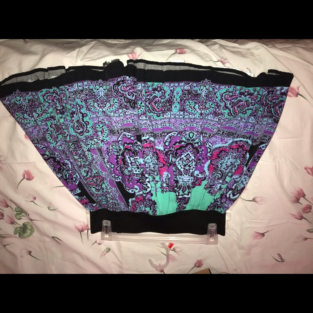Mini Skirts - Picture 4 of 4